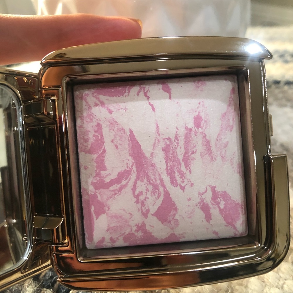 Hourglass Blush